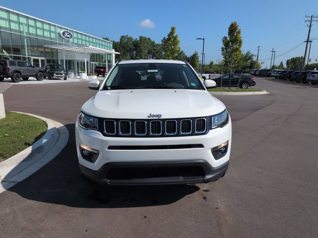Used 2020 Jeep Compass Latitude w/ Cold Weather Group AWD/4WD image 8