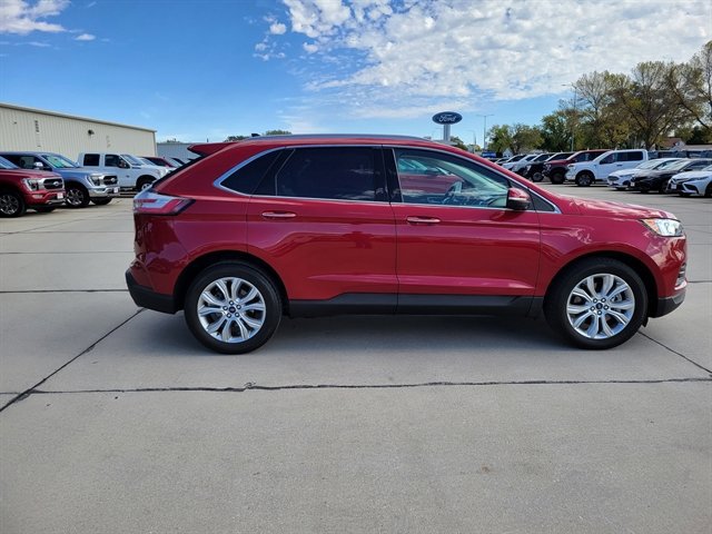 Certified 2020 Ford Edge Titanium image 2
