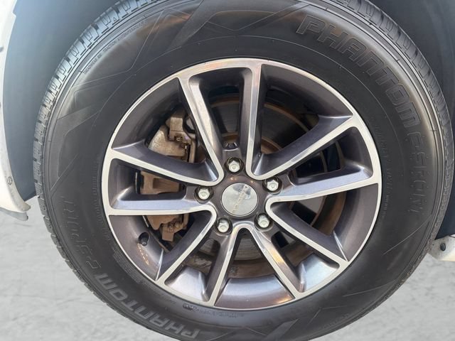 Used 2017 Dodge Grand Caravan SXT FWD image 22