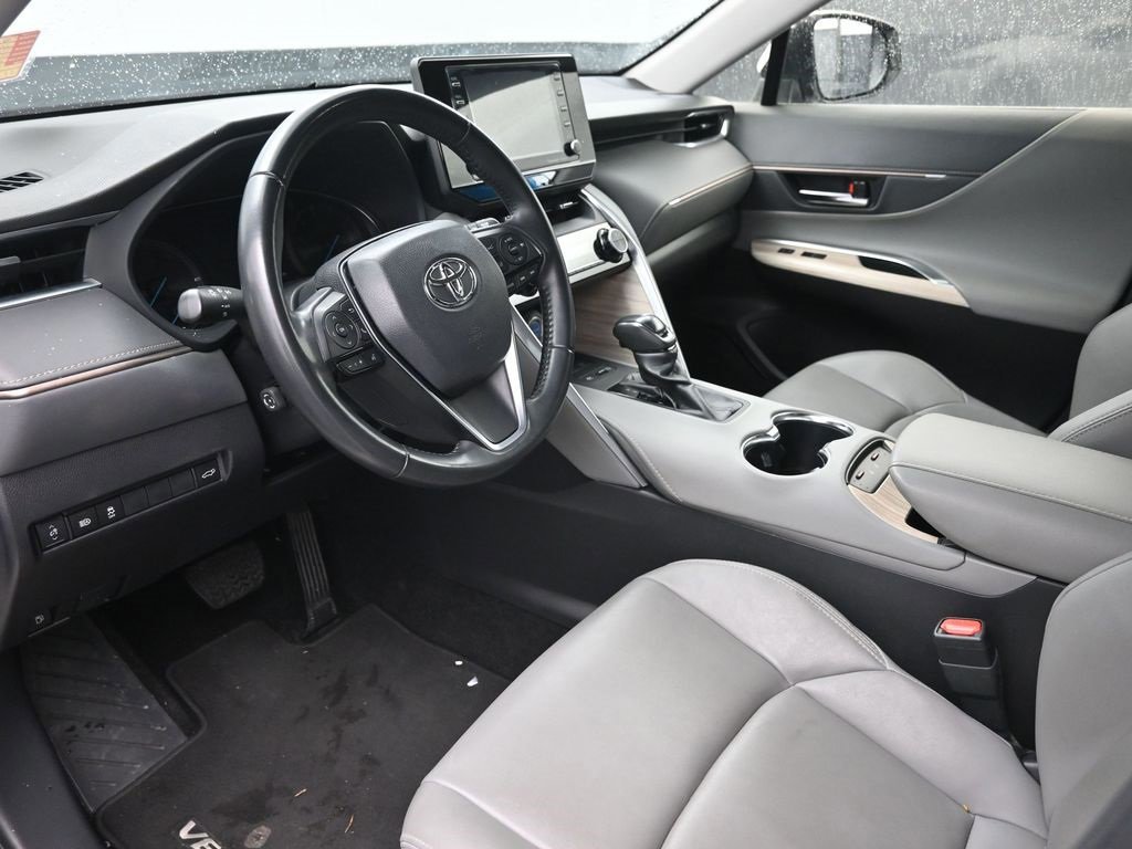 Used 2022 Toyota Venza XLE image 23