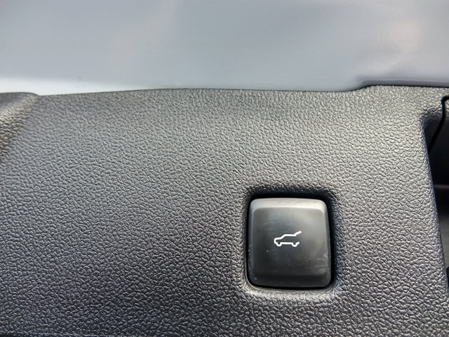 Certified 2025 Ford Escape Platinum AWD/4WD image 24
