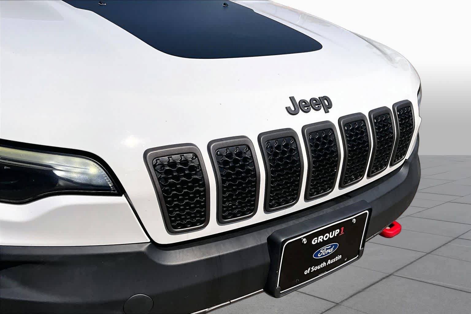 Used 2019 Jeep Cherokee Trailhawk w/ Cold Weather Group AWD/4WD image 33