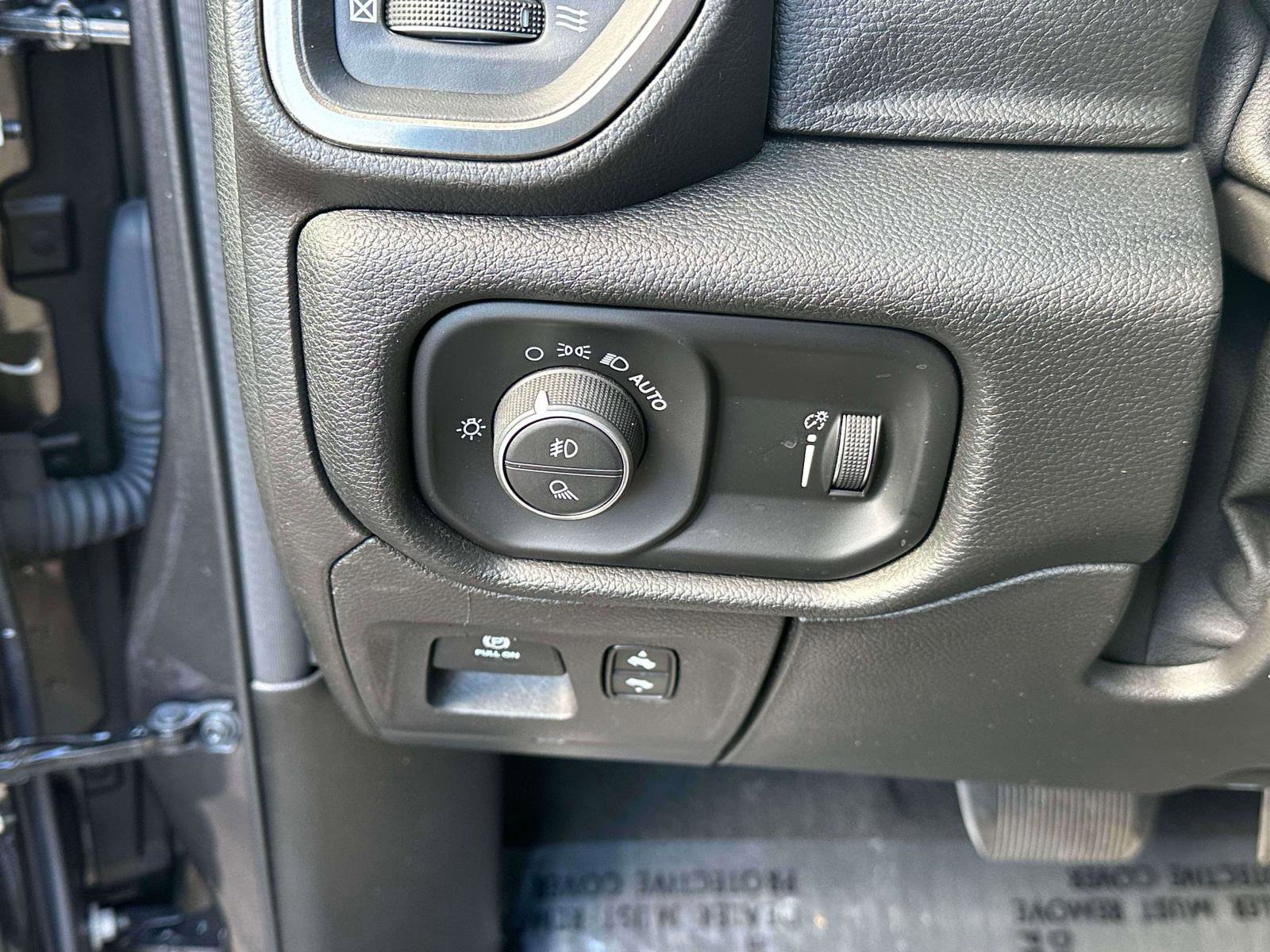 Used 2020 RAM 1500 Sport w/ Leather & Sound Group image 21