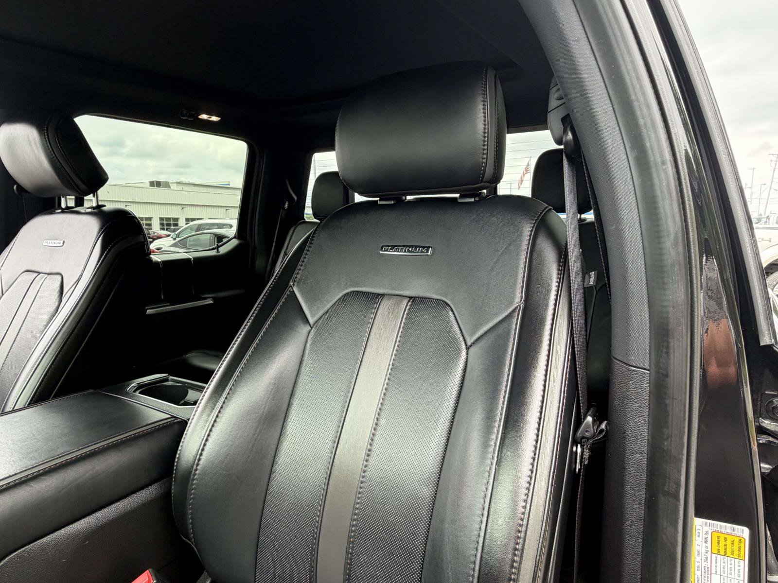 Certified 2019 Ford F450 Platinum w/ Platinum Ultimate Package AWD/4WD image 23
