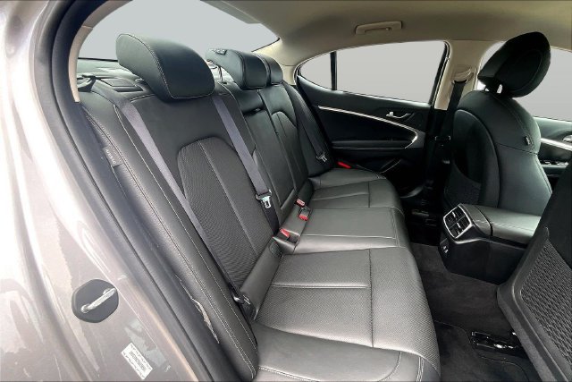 Used 2025 Genesis G70 2.5T RWD image 29