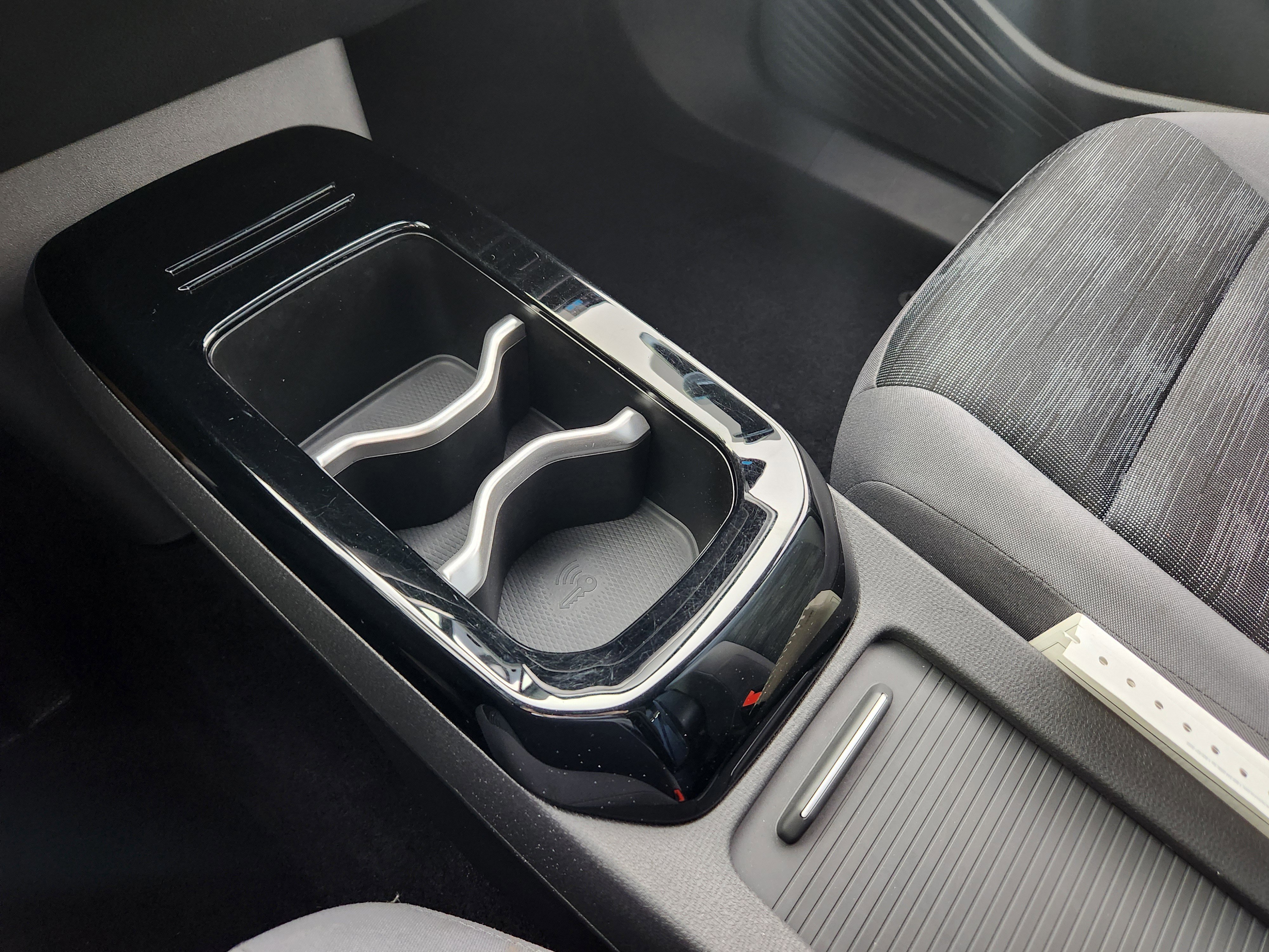 Used 2021 Volkswagen ID.4 Pro image 24