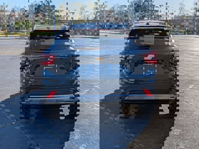 Used 2025 Chevrolet Trax LT w/ Driver Confidence Package image 5