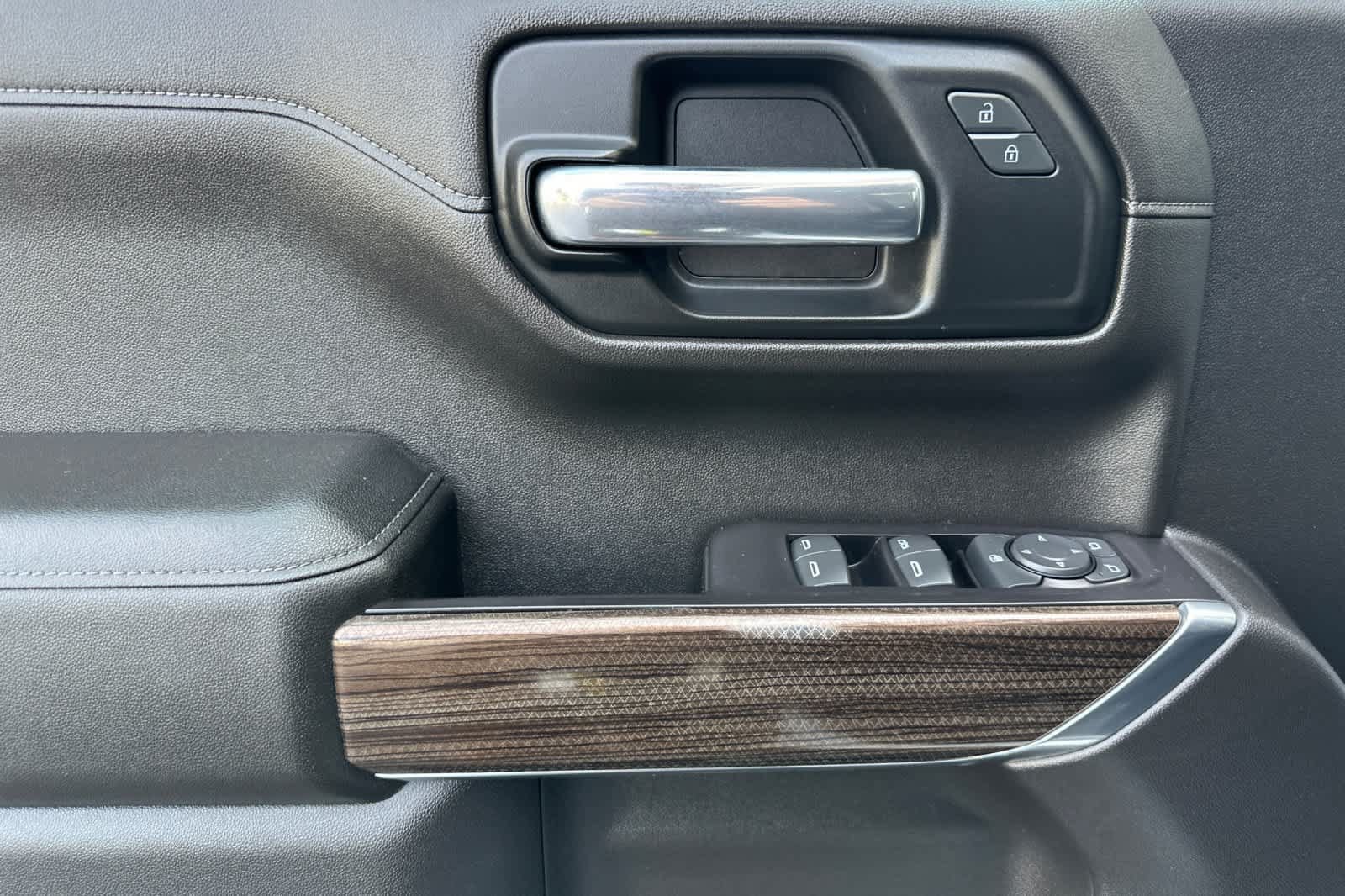 Used 2019 Chevrolet Silverado 1500 LT w/ All-Star Edition AWD/4WD image 12