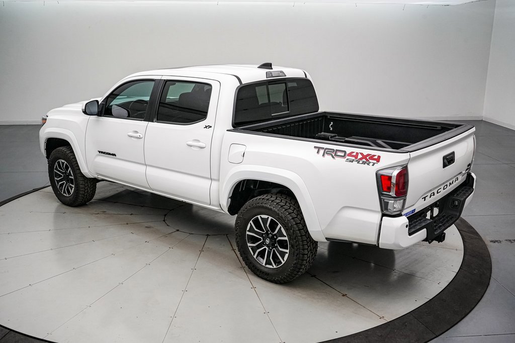 Used 2022 Toyota Tacoma TRD Sport image 3