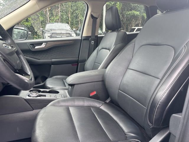 Certified 2020 Ford Escape Titanium w/ Titanium Premium Package 2.0 image 6