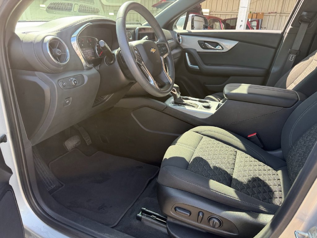 Used 2021 Chevrolet Blazer LT FWD image 11
