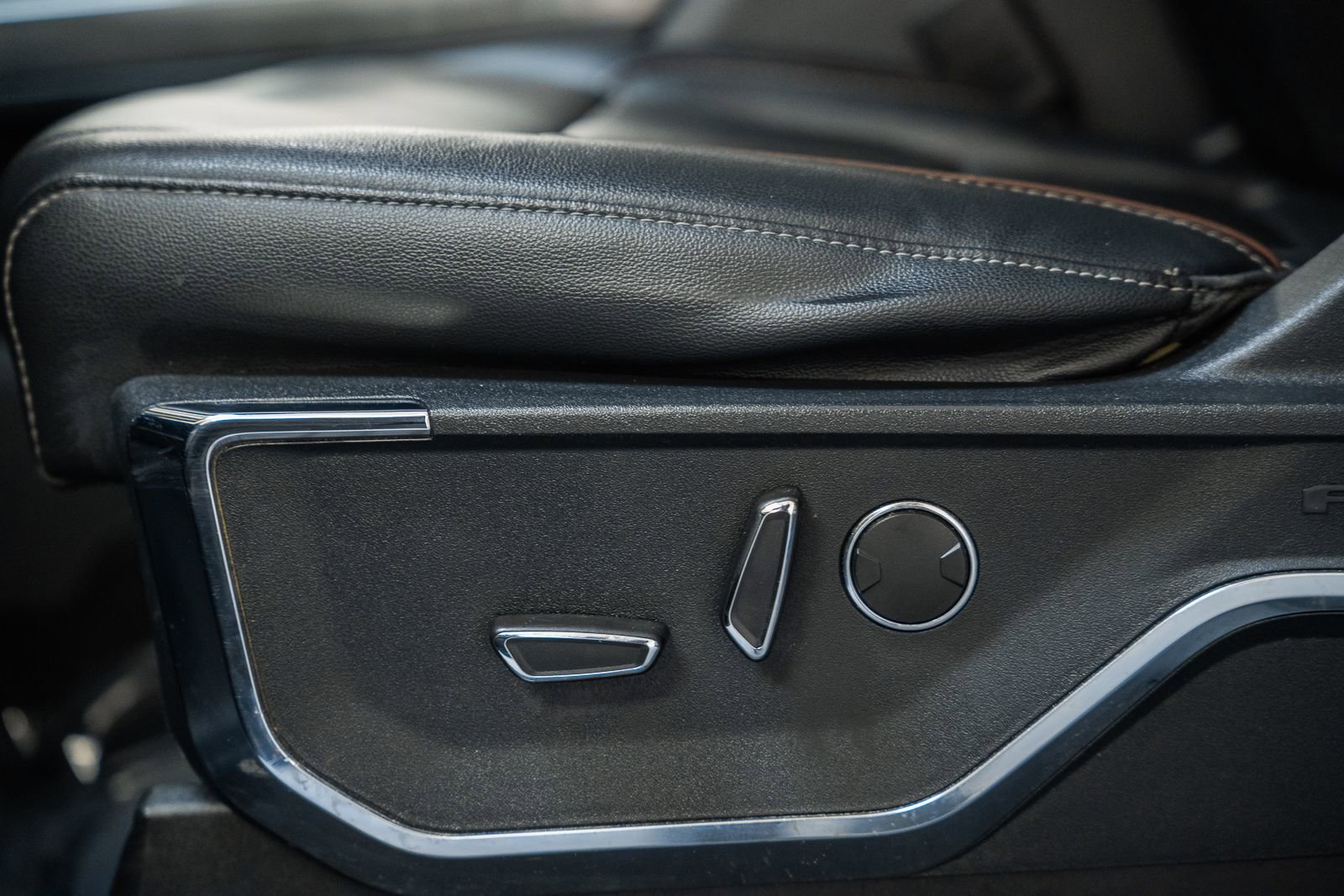 Certified 2023 Ford F150 Lariat w/ Equipment Group 502A High image 39