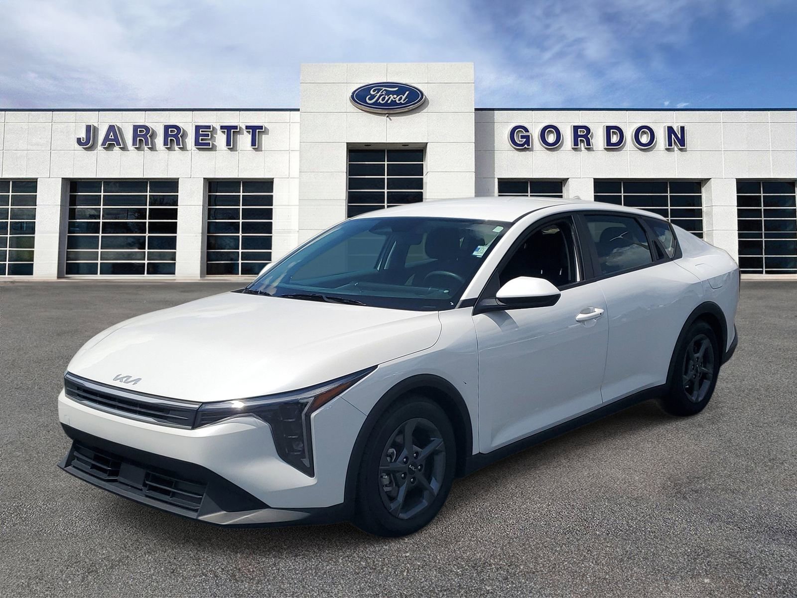 Used 2025 Kia K4 FWD image 2
