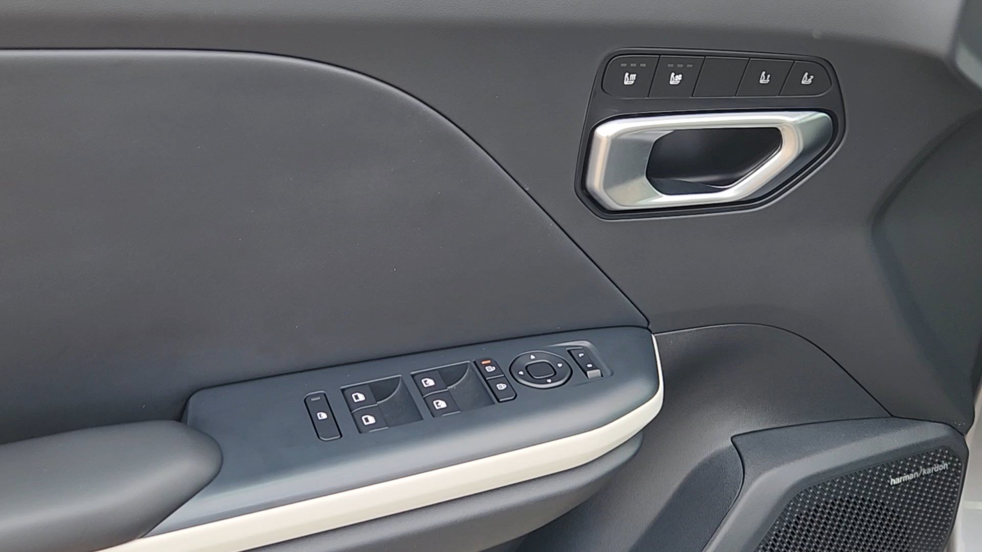 Used 2025 Kia K4 GT-Line w/ GT-Line Premium Package FWD image 27