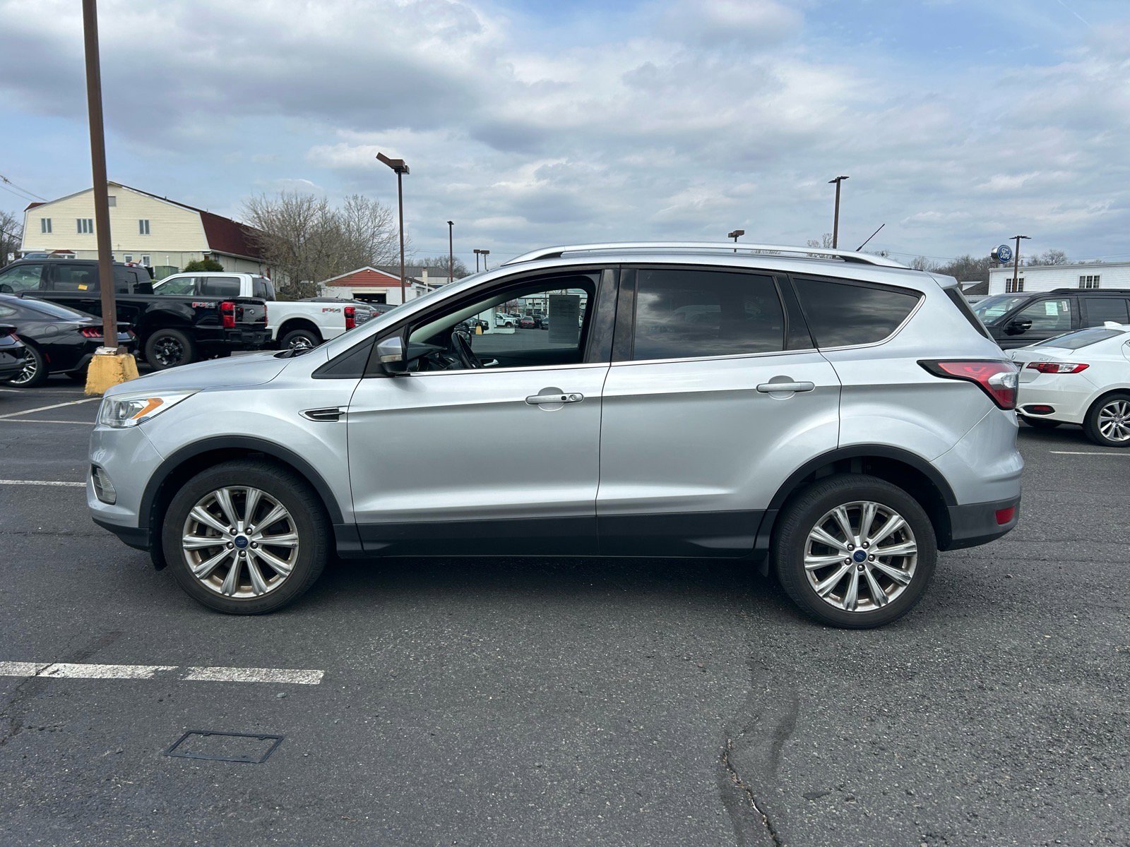 Certified 2017 Ford Escape Titanium image 9