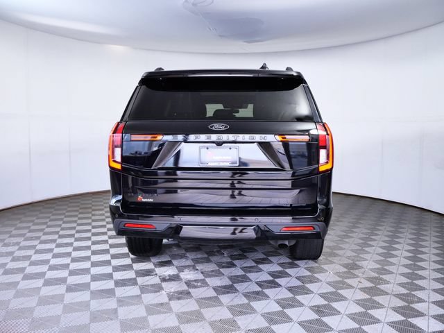 Certified 2025 Ford Expedition Platinum w/ Stealth Performance Package AWD/4WD image 5