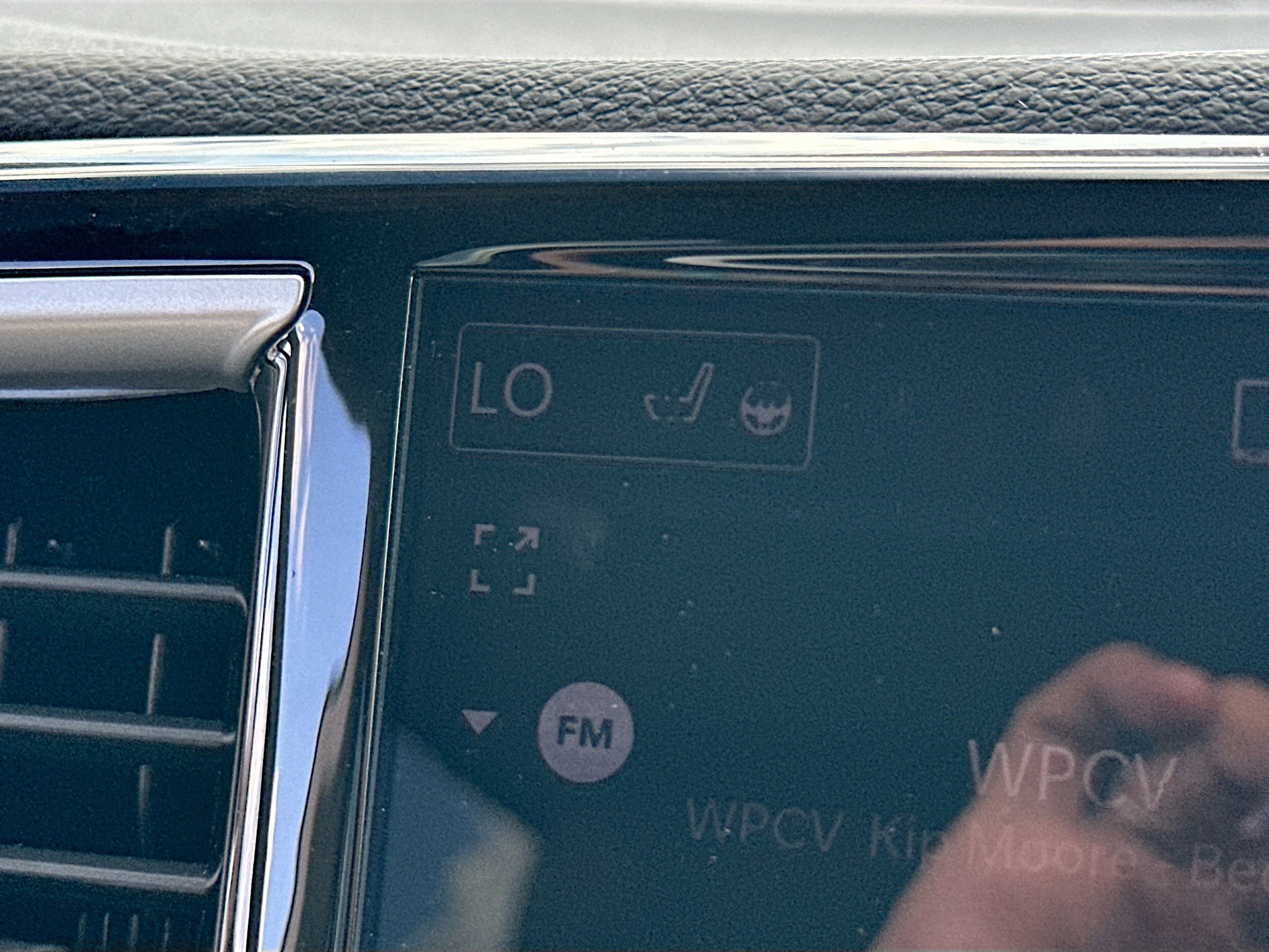 Used 2023 Chrysler Pacifica Touring-L image 19