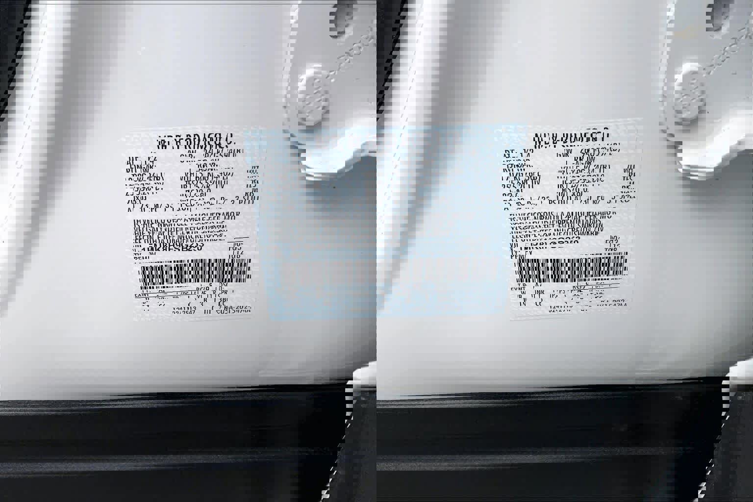 Certified 2025 Ford Explorer Platinum AWD/4WD image 33