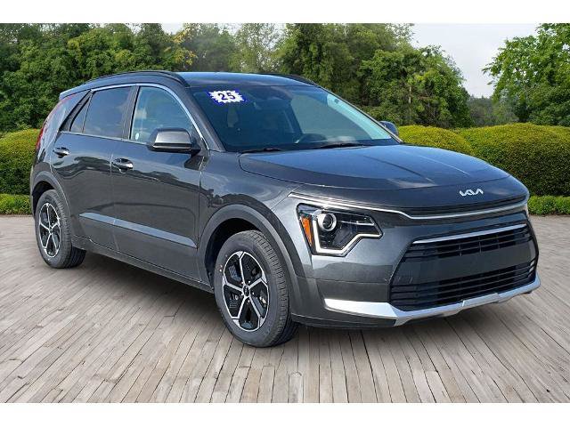 Used 2025 Kia Niro LX FWD image 3
