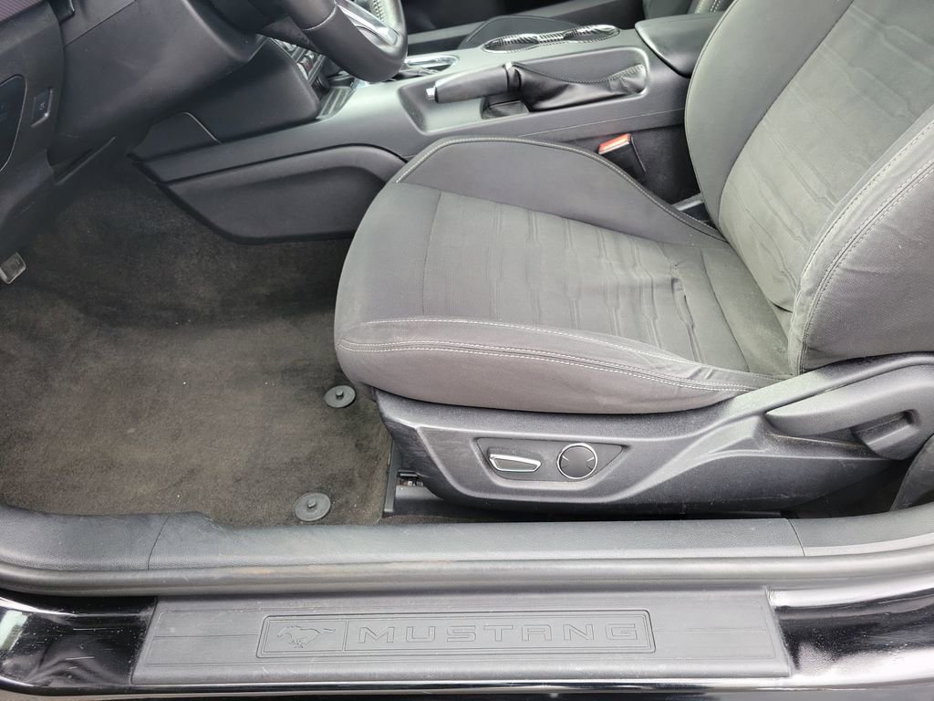 Certified 2017 Ford Mustang Coupe image 12