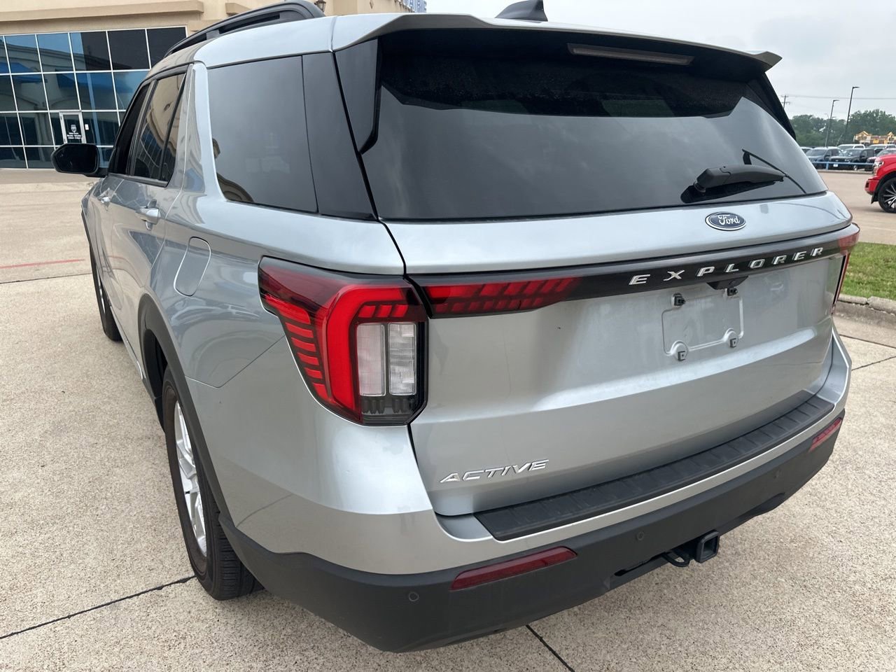 Certified 2025 Ford Explorer Active RWD image 7
