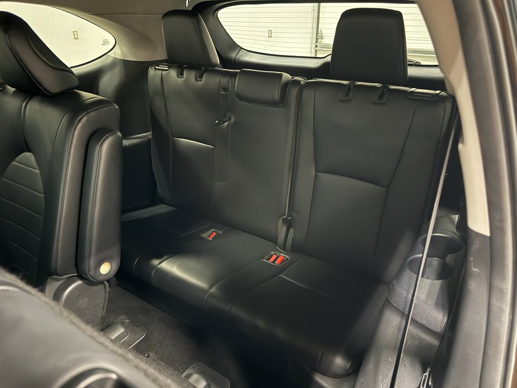 Used 2021 Toyota Highlander XLE image 34