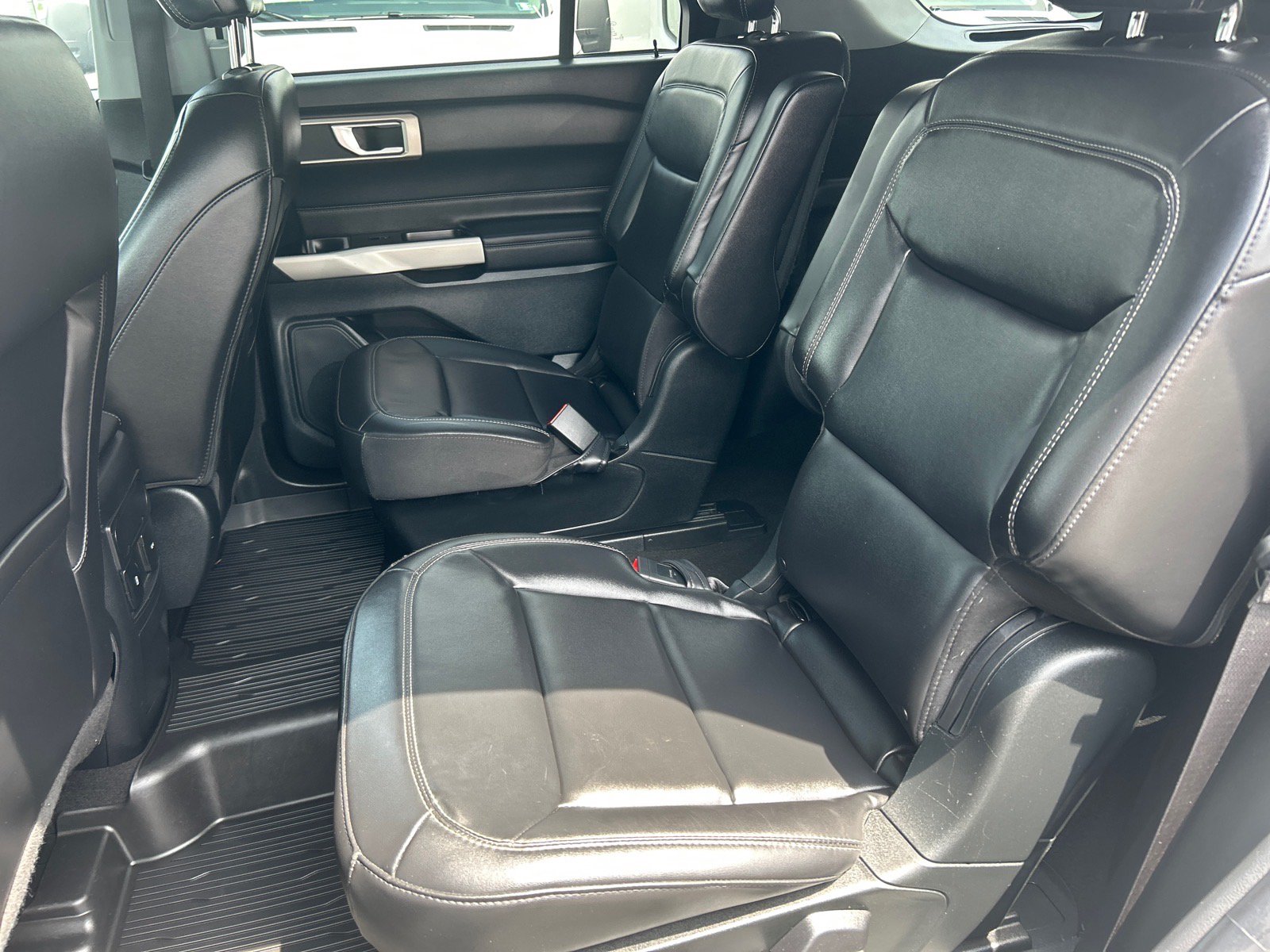 Certified 2023 Ford Explorer XLT w/ Equipment Group 202A AWD/4WD image 11