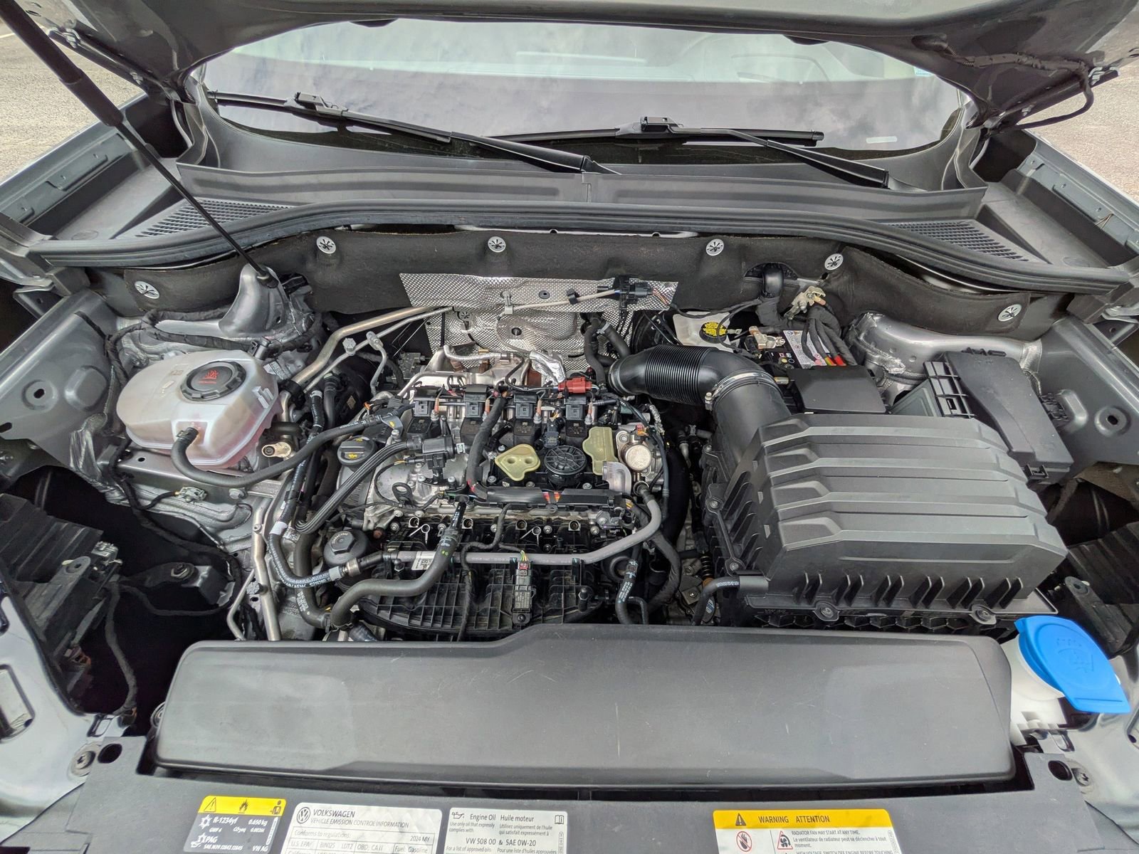 Used 2024 Volkswagen Atlas SEL Premium R-Line image 5