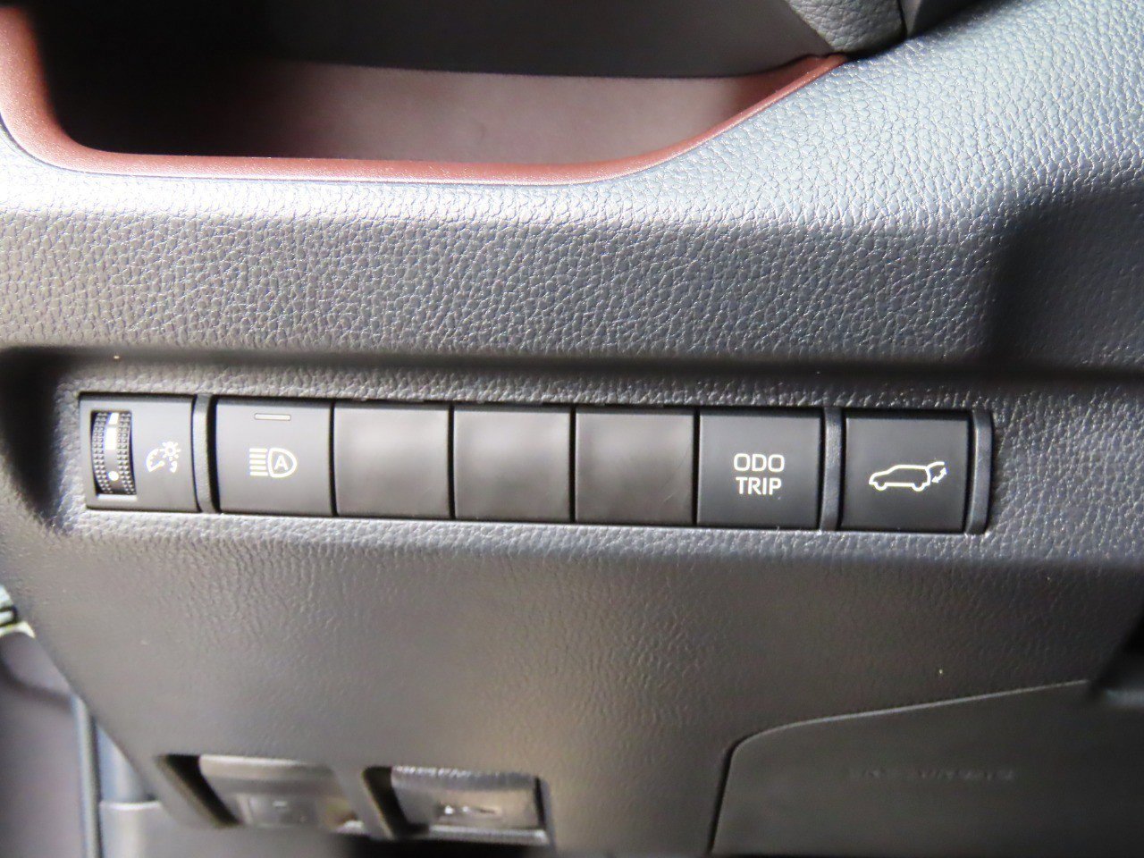 Used 2023 Toyota RAV4 Limited image 27