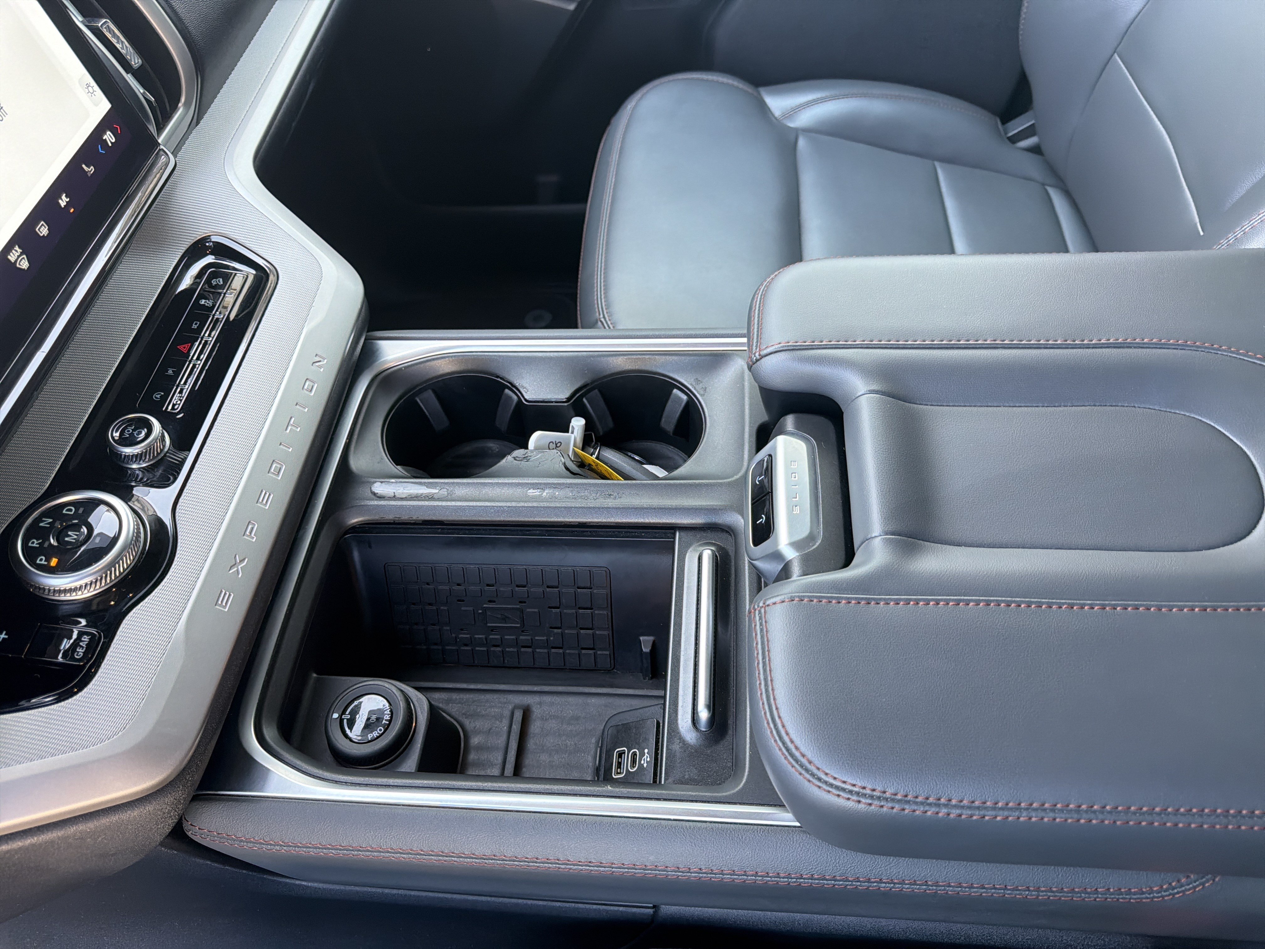 Certified 2025 Ford Expedition Active AWD/4WD image 38