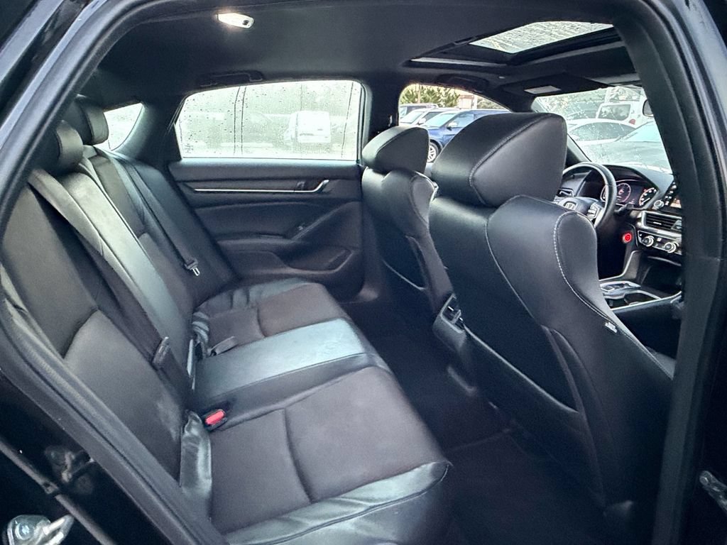 Used 2018 Honda Accord Sport image 17
