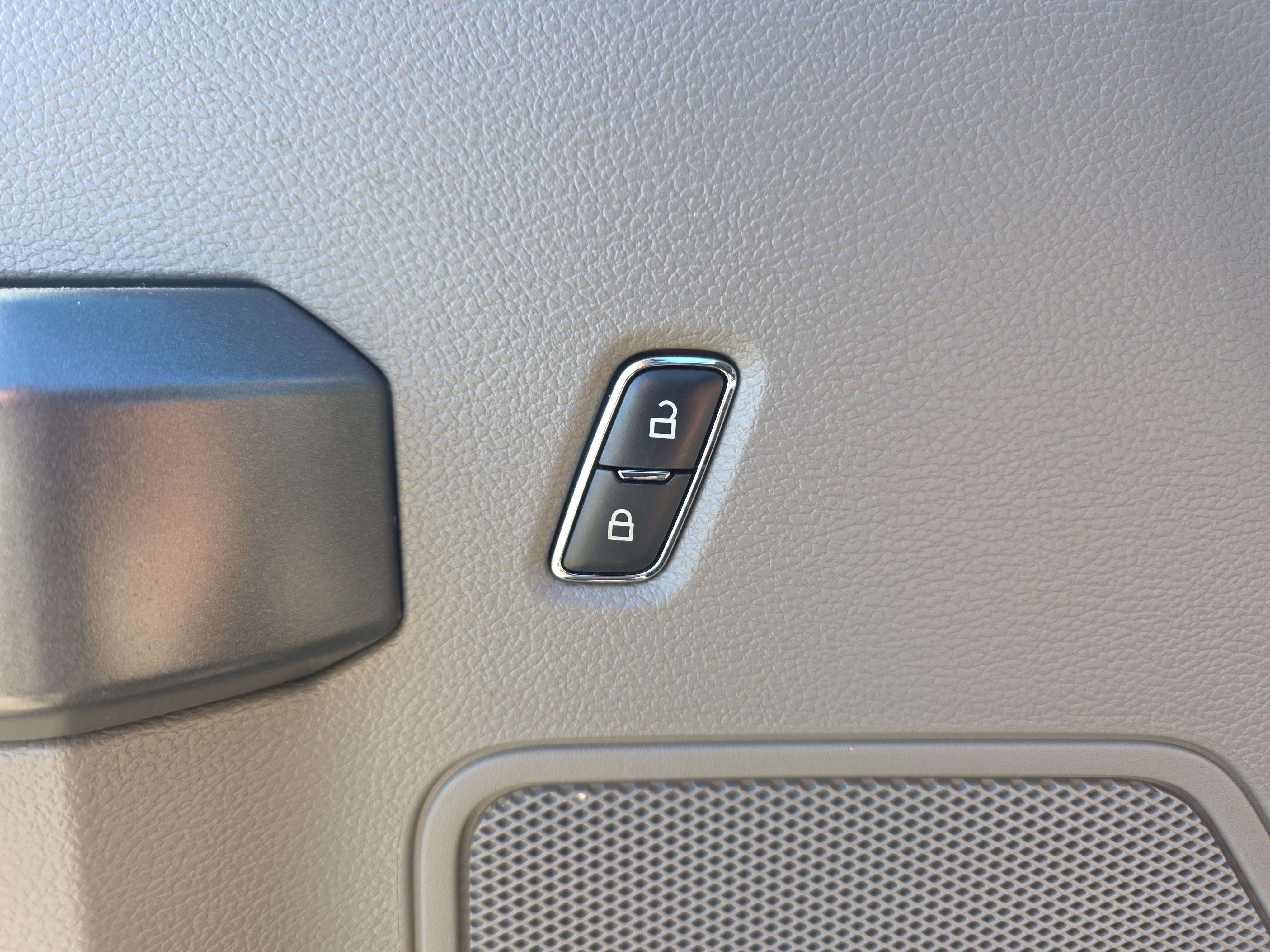 Certified 2018 Ford F250 XLT w/ XLT Premium Package image 28