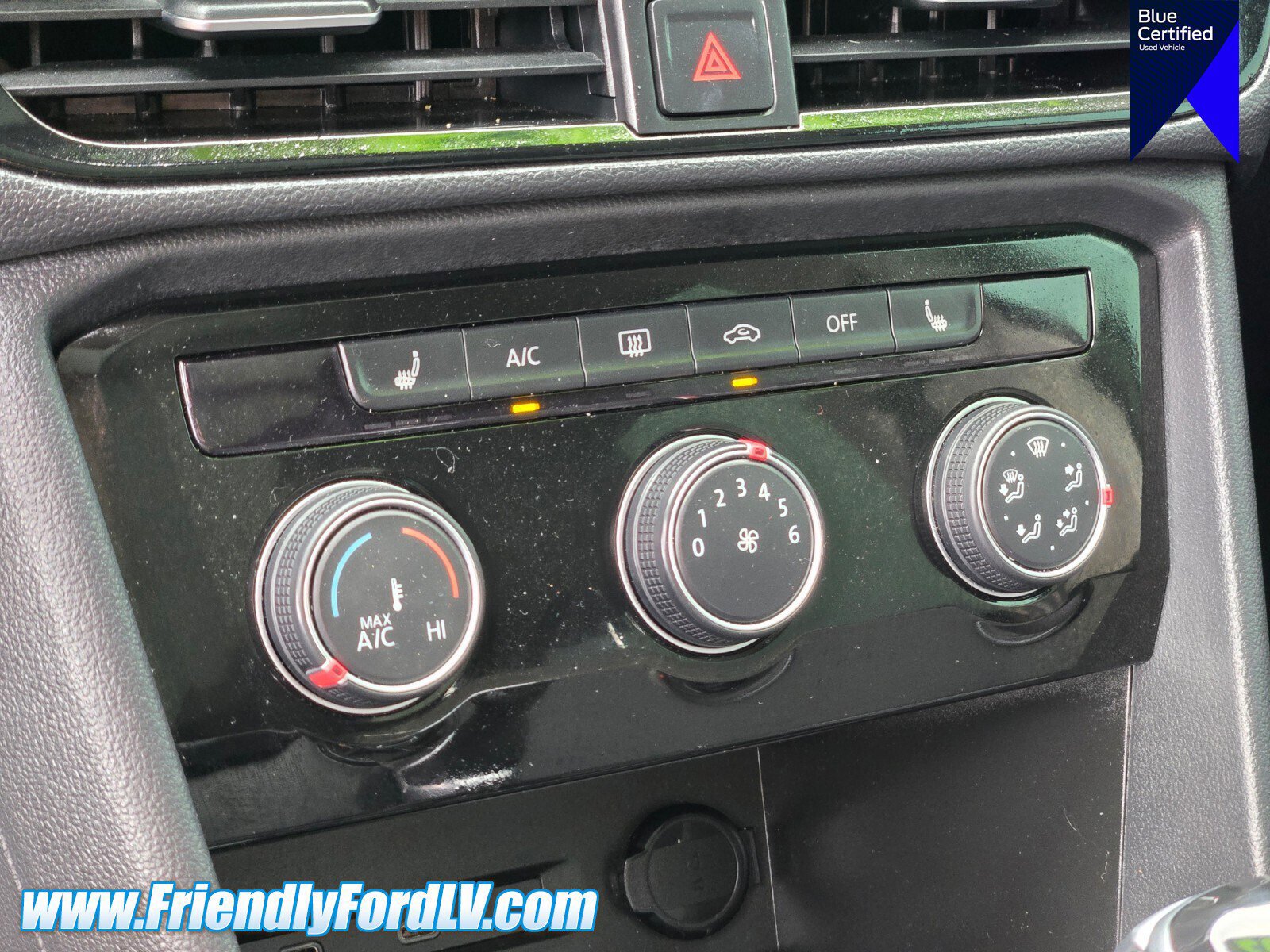 Used 2023 Volkswagen Taos SE w/ Panoramic Sunroof Package FWD image 23