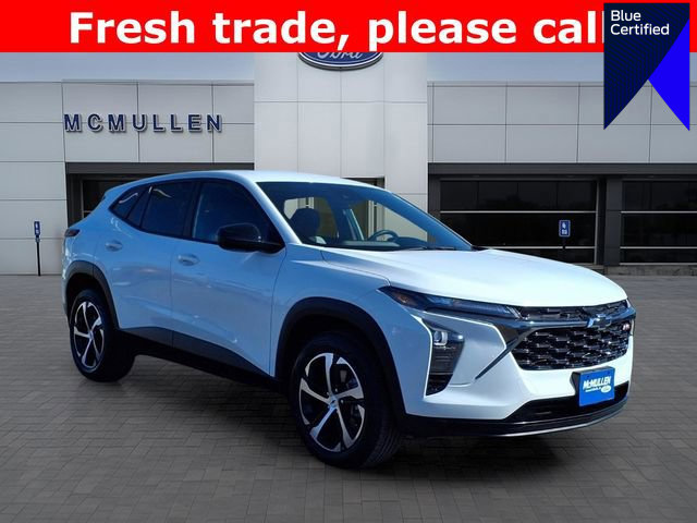 Used 2025 Chevrolet Trax RS w/ Driver Confidence Package image 1