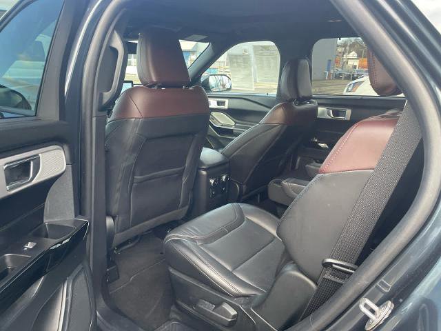Certified 2022 Ford Explorer Platinum w/ Equipment Group 601A image 11