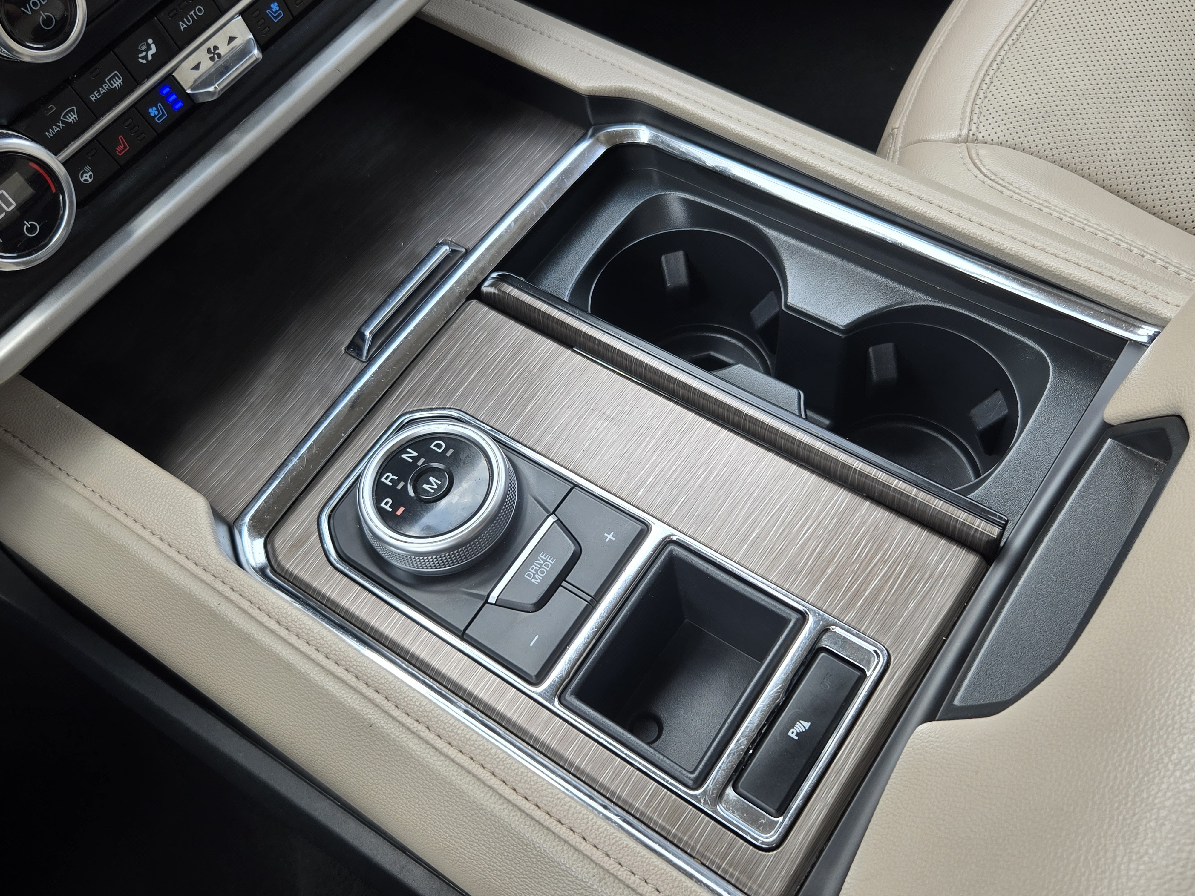 Certified 2024 Ford Expedition Limited RWD image 15