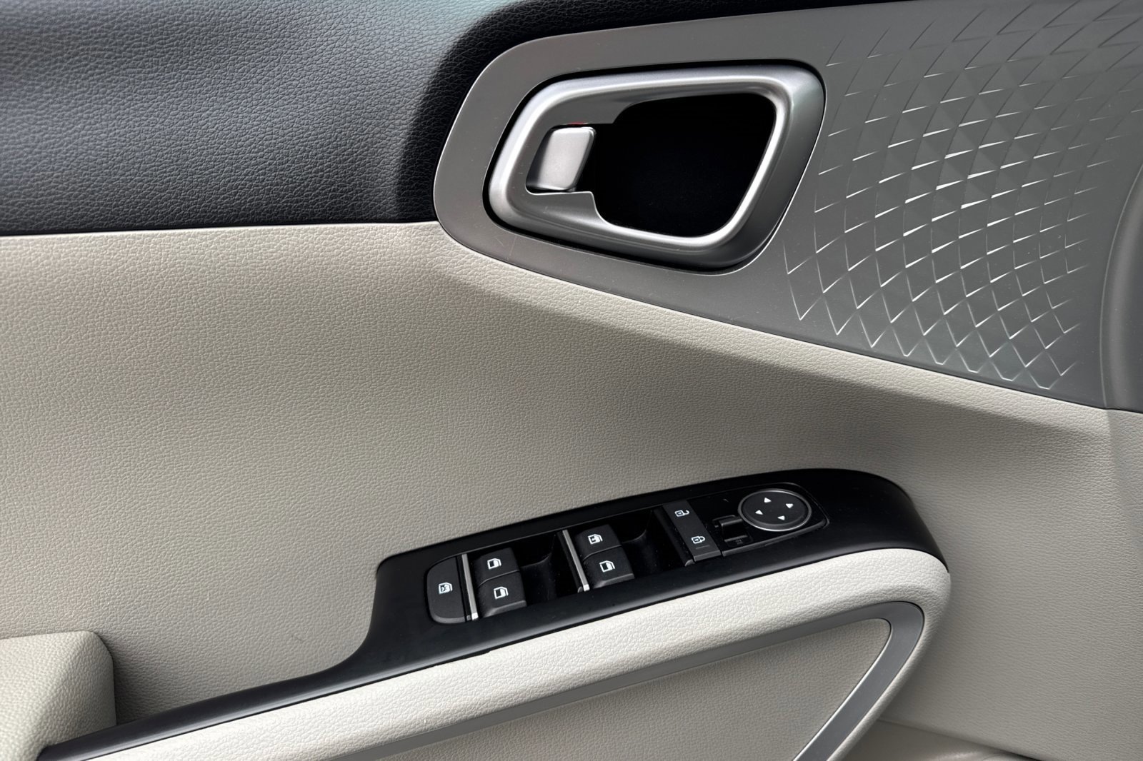 Used 2021 Kia Soul LX image 12