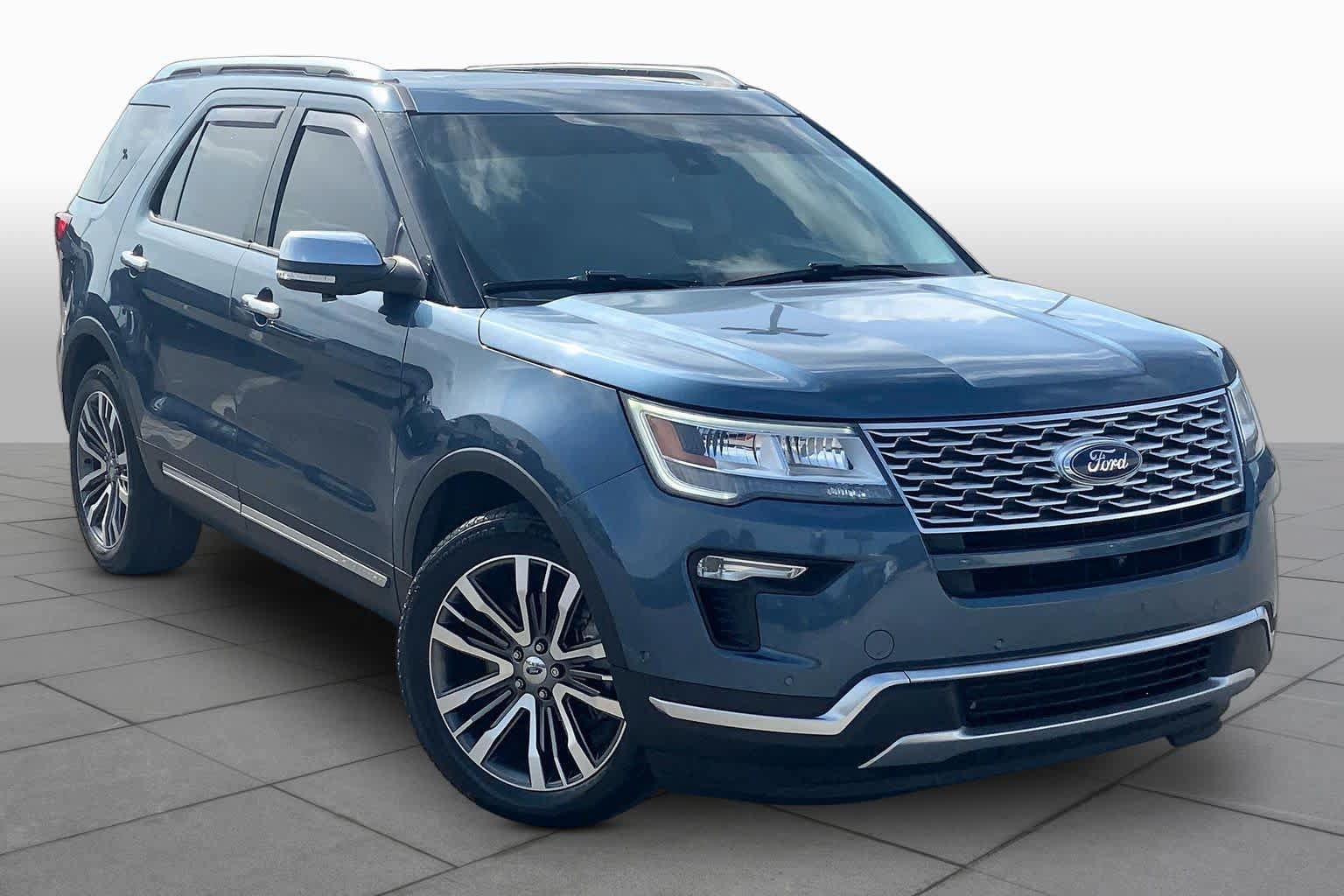 Certified 2018 Ford Explorer Platinum AWD/4WD image 3