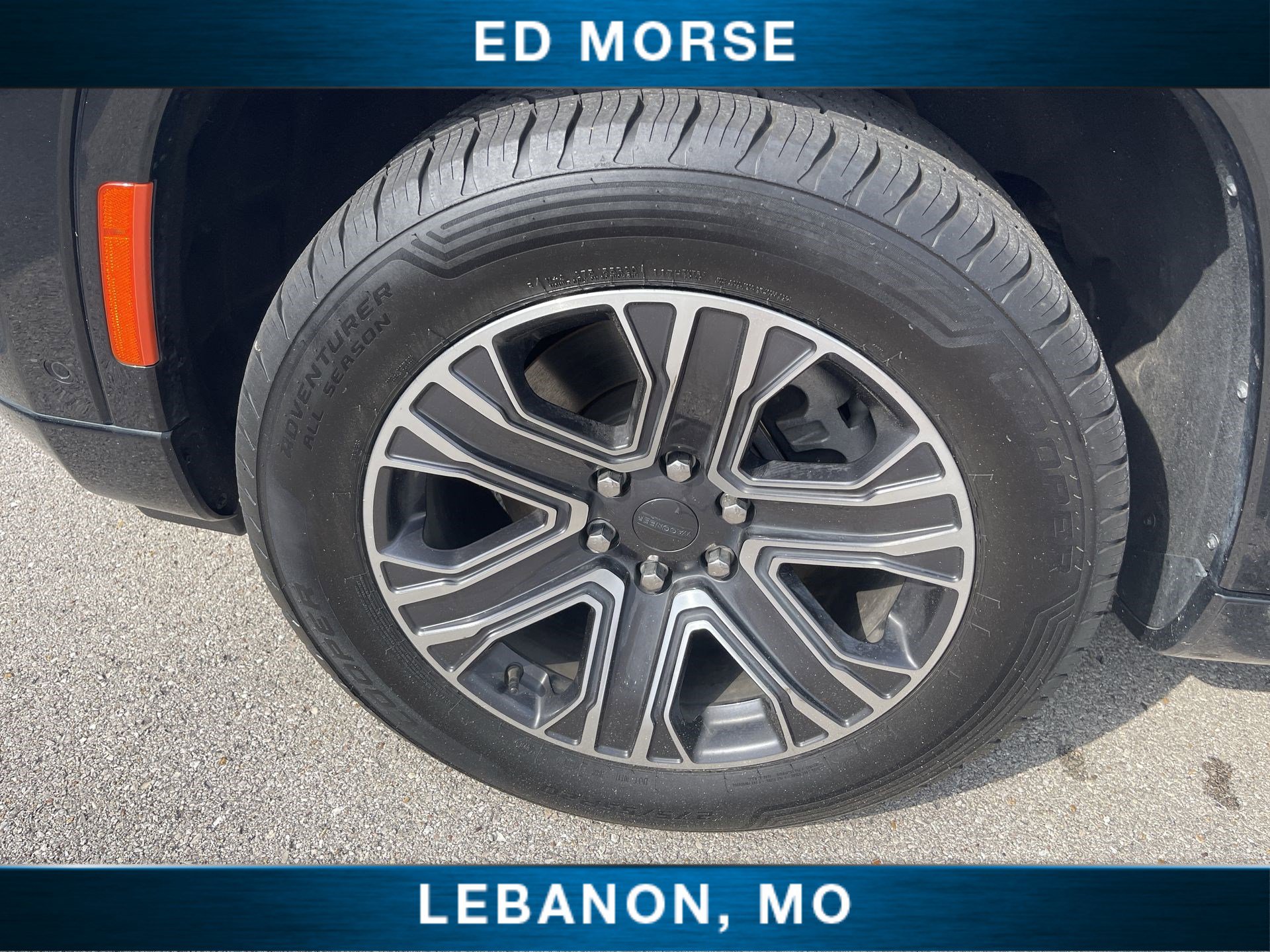Used 2024 Jeep Wagoneer L Series II AWD/4WD image 30