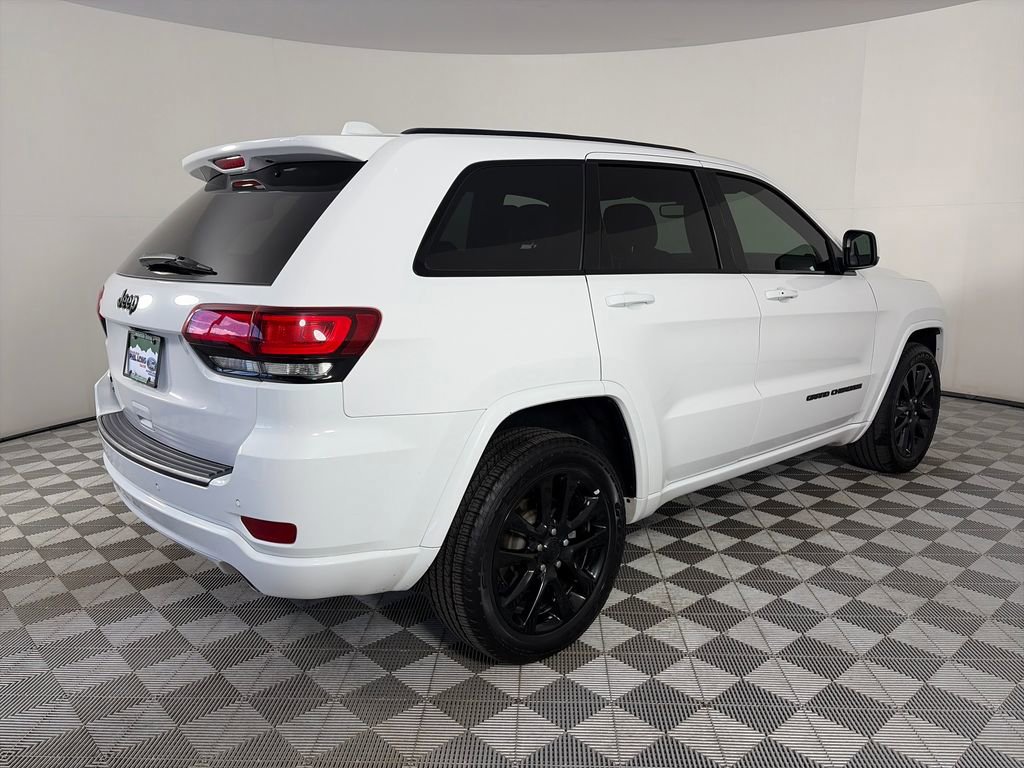 Used 2019 Jeep Grand Cherokee Altitude image 5