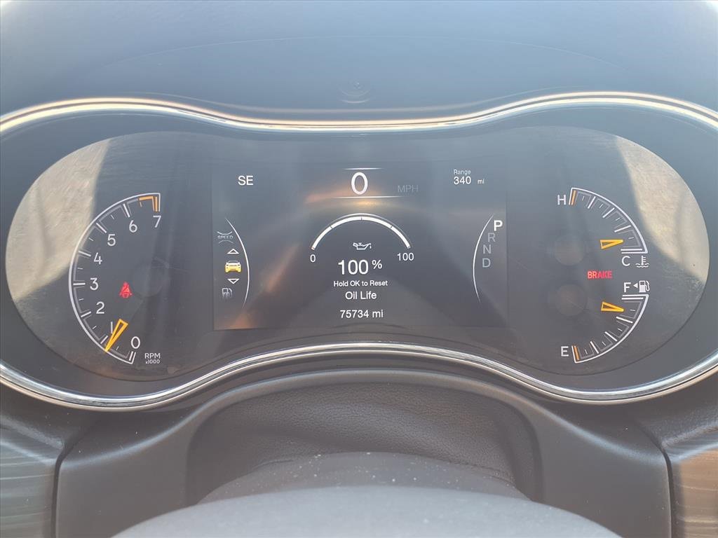 Used 2021 Jeep Grand Cherokee Laredo X image 11