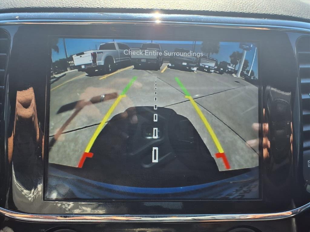 Used 2021 Jeep Grand Cherokee Laredo X image 5