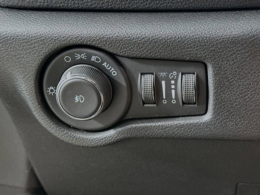 Used 2021 Chrysler Pacifica Touring w/ S Appearance Package FWD image 27