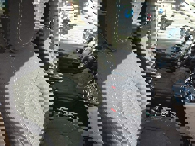 Used 2024 Chrysler Voyager LX image 19