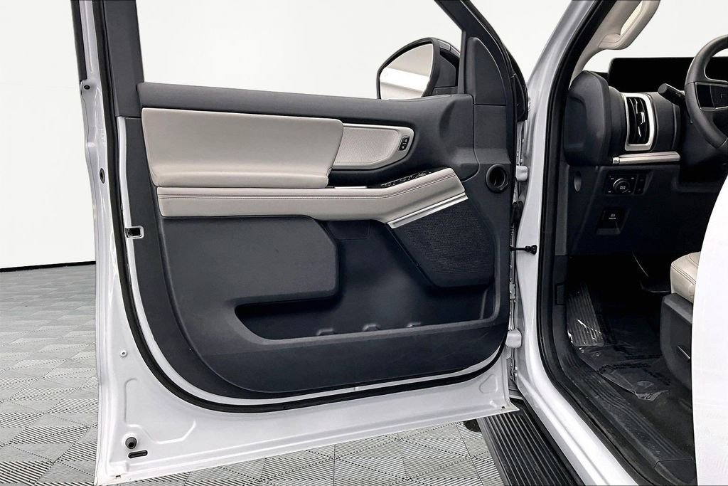 Certified 2025 Ford Expedition Max Active AWD/4WD image 23