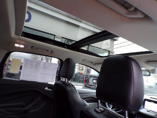 Certified 2018 Ford Escape SE w/ SE Sport Appearance Package image 13