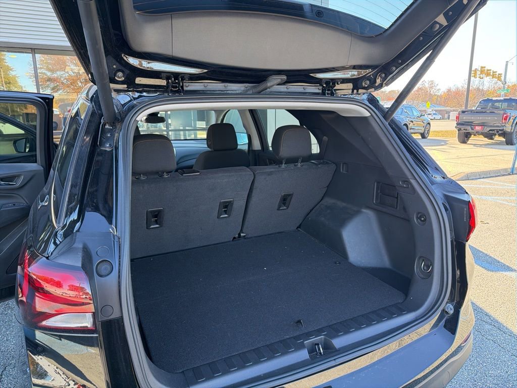 Used 2023 Chevrolet Equinox LT image 32