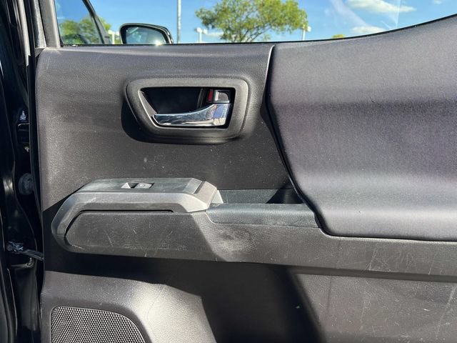 Used 2021 Toyota Tacoma TRD Off-Road w/ TRD Premium Off Road Package AWD/4WD image 39