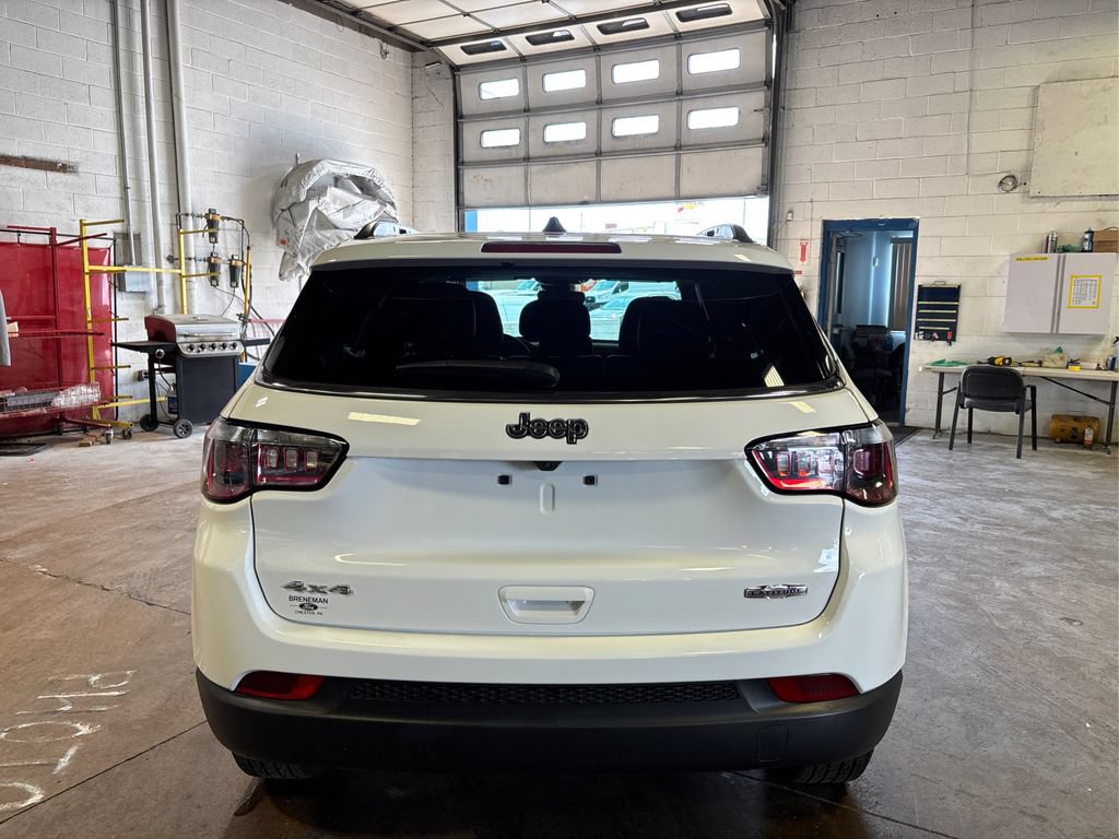 Used 2025 Jeep Compass Latitude AWD/4WD image 18