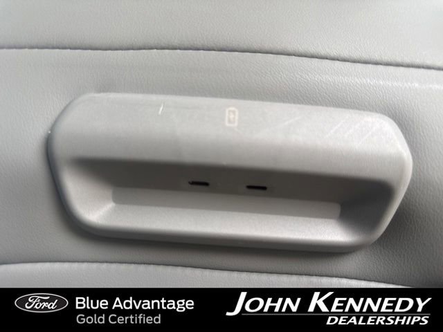 Certified 2025 Ford Expedition Active AWD/4WD image 36